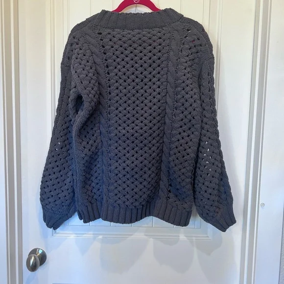 POL Chunky Open Weave Sweater
Gray Tone Zipper Fun Detail Sz Small Leather Tag - Picture 10 of 10